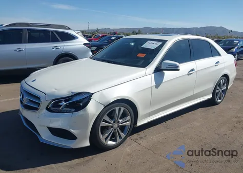 2014 Mercedes-Benz E 350 z USA, uszkodzony, nr VIN WDDHF5KB2EA864178